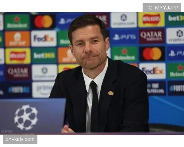 哈维·阿隆索在新闻发布会回应与利物浦帅位传闻